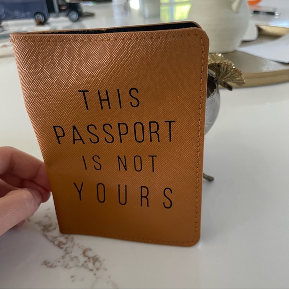 Fun Passport Cover! Never Used! - Picture 4 of 4